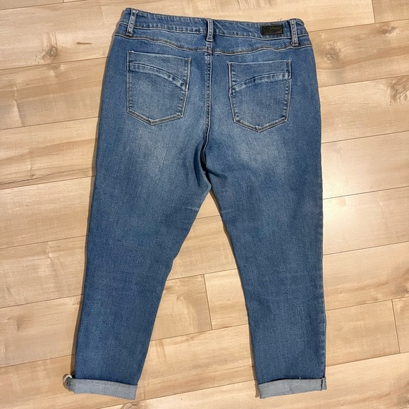 Northern Reflections distressed capri jeans size 12 - Picture 4 of 8